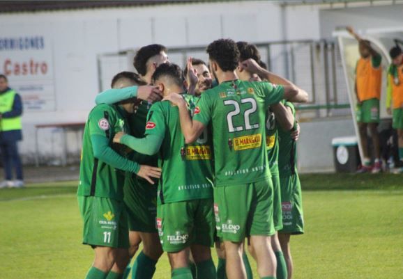 Los de Joselu Lago volvieron a lograr una victoria tras caer en el último partido lejos de Astorga. | ATLETICOASTORGA