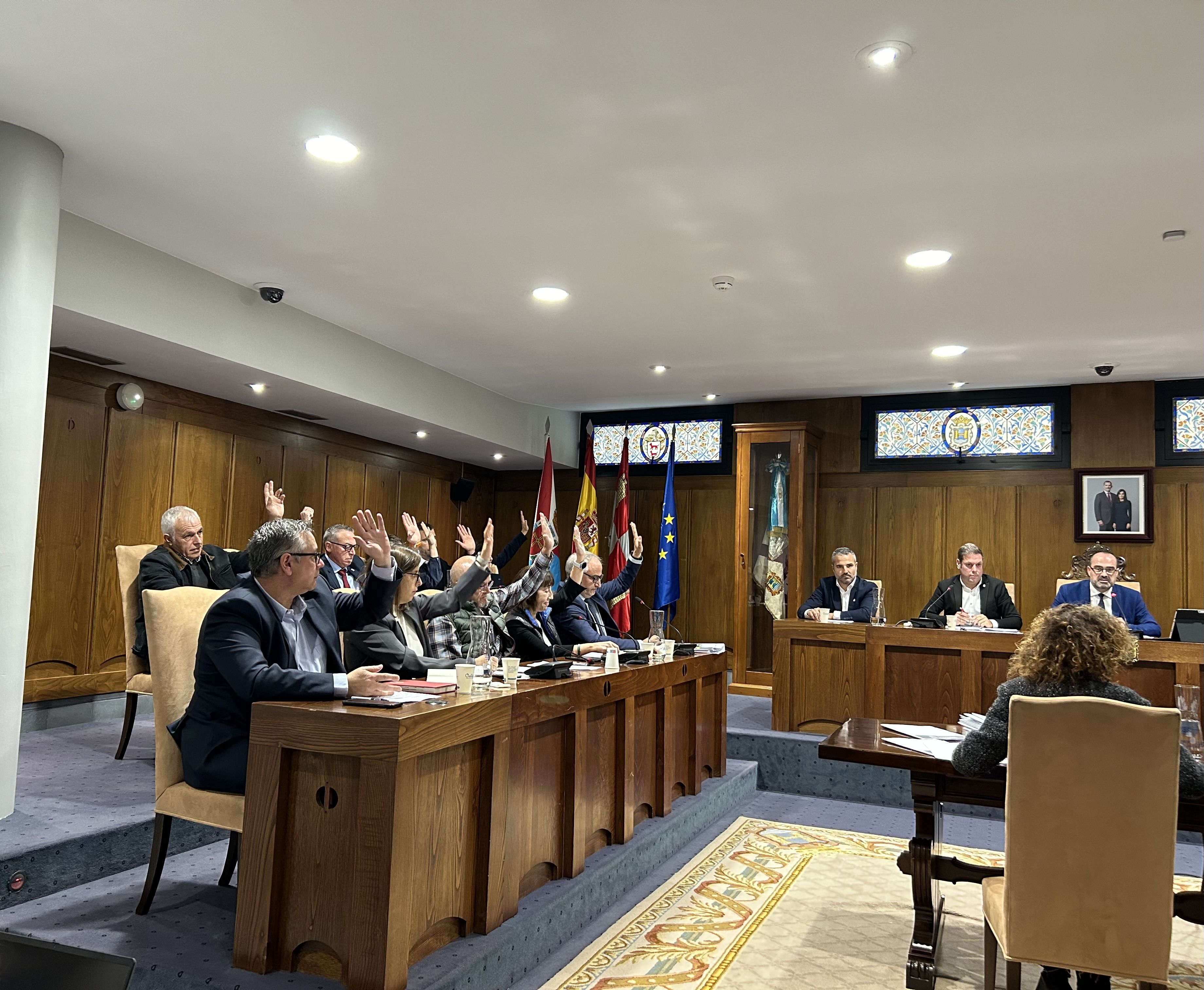 Bancada socialista en uno de los últimos plenos de Ponferrada.