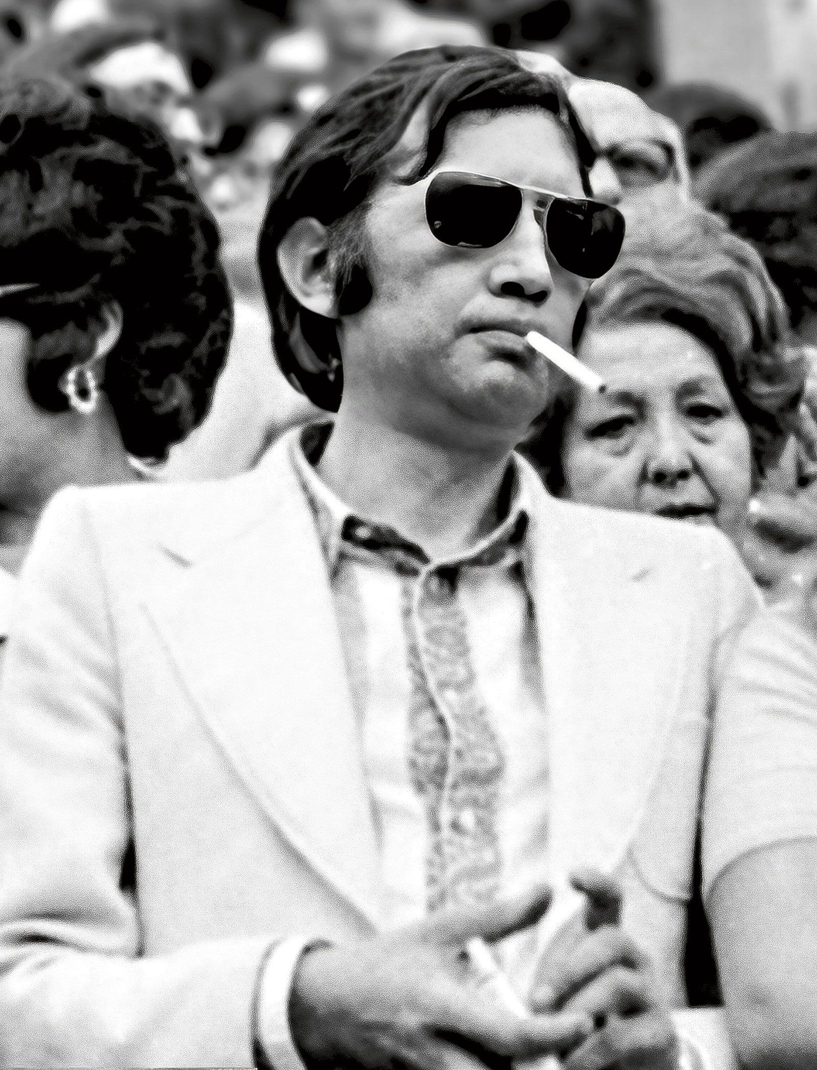 Felipe Zapico, siempre como un pincel, en la grada de la plaza. | FERNANDO RUBIO Felipe Zapico, siempre como un pincel, en la grada de la plaza. | FERNANDO RUBIO