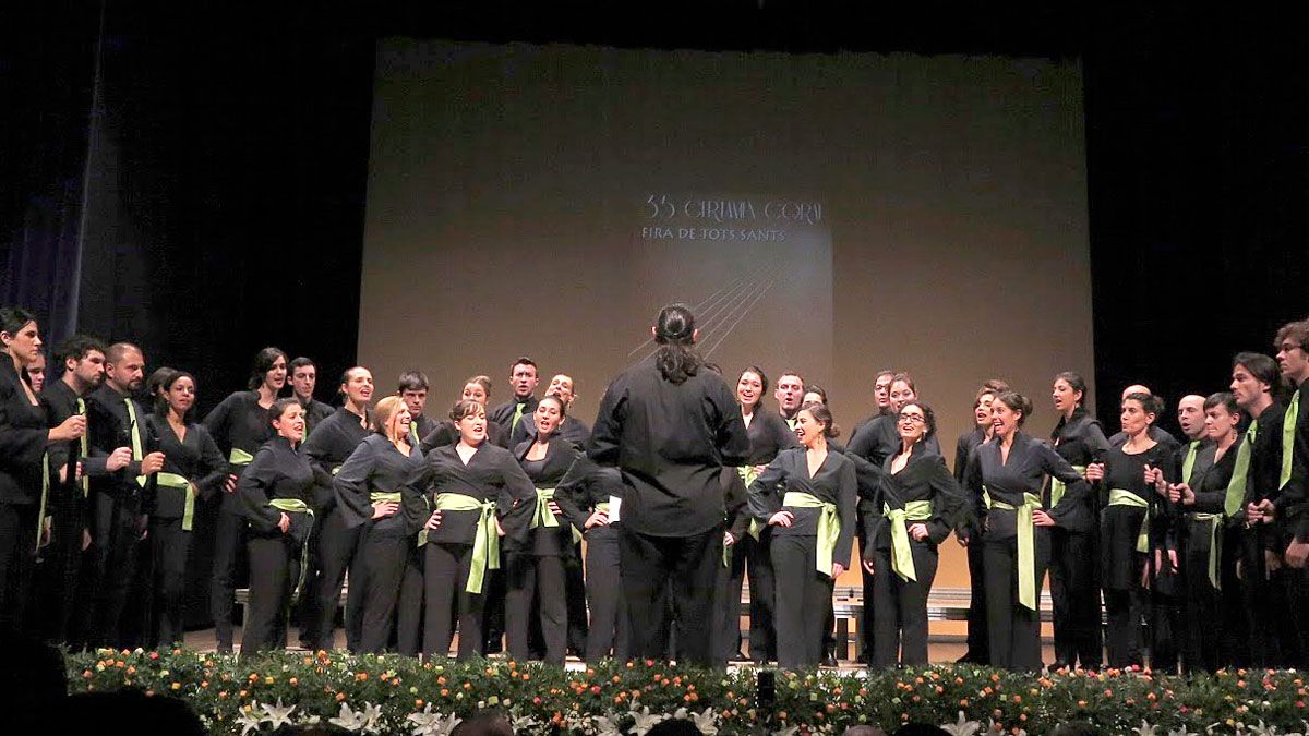 Aitor Olivares volverá a estar al frente del Coro Ángel Barja en el concierto de la Catedral. | JUAN LUIS GARCÍA