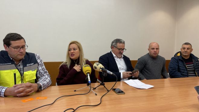 Ayuntamiento de Ponferrada, Dornier y los taxistas presentan la iniciativa solidaria. | JAVIER FERNÁNDEZ Ayuntamiento de Ponferrada, Dornier y los taxistas presentan la iniciativa solidaria. | JAVIER FERNÁNDEZ