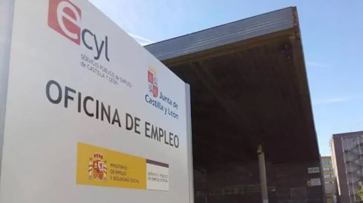 Alfonso Marcos, Jorge Juan Peña y Manuel Martínez, ayer en la sede de Proyecto Joven.