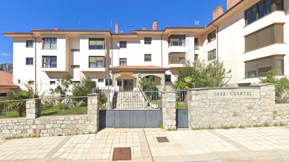 El cuartel de la Guardia Civil de Riaño, en una imagen de archivo. | LNC