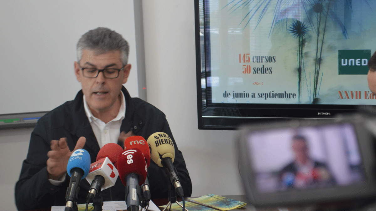 Jorge Vega, ayer durante la presentación de los cursos. | D.M. Jorge Vega, ayer durante la presentación de los cursos. | D.M.