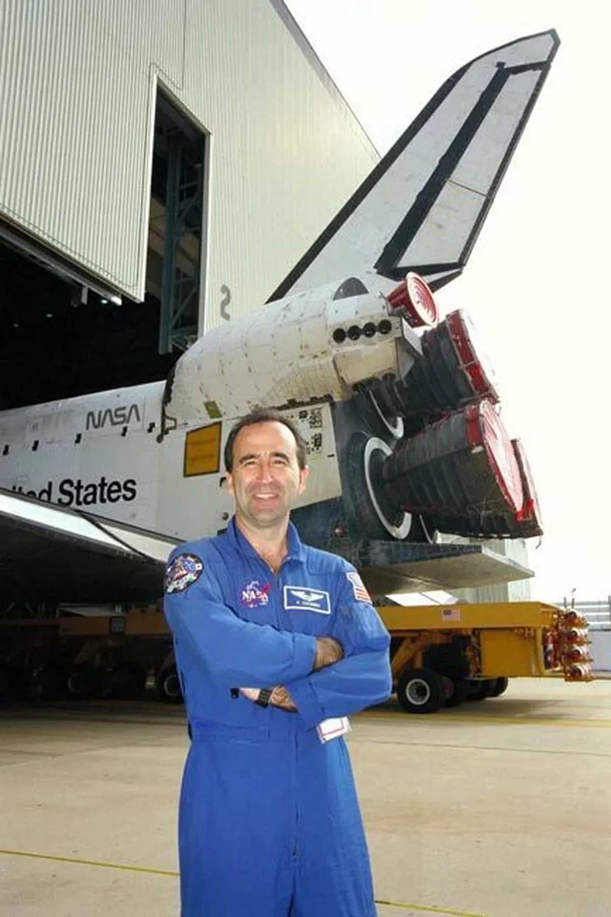 Frank Caldeiro en una imagen de su trabajo en la Nasa, donde se labró una brillante carrera de astronauta truncada por su prematuro fallecimiento.