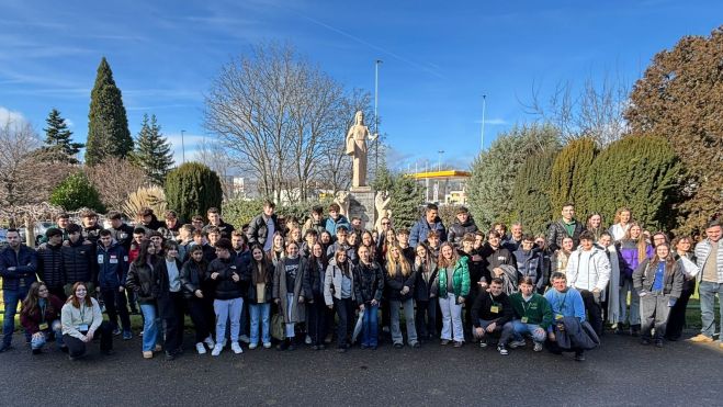 Foto de grupo de los alumnos que participaron en la visita. L.N.C. Foto de grupo de los alumnos que participaron en la visita. L.N.C.