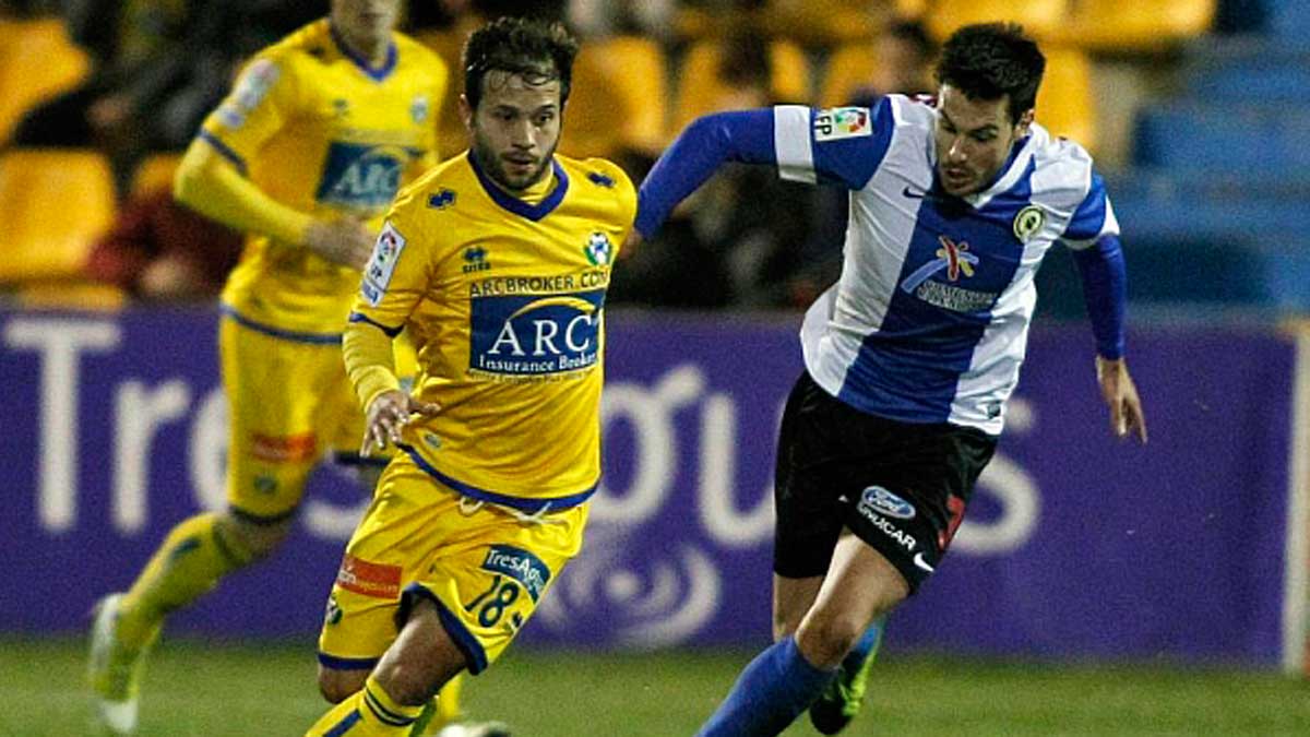 Antonio Martínez, con el dorsal 18, durante un partido con el Alcorcón. | MARCA
