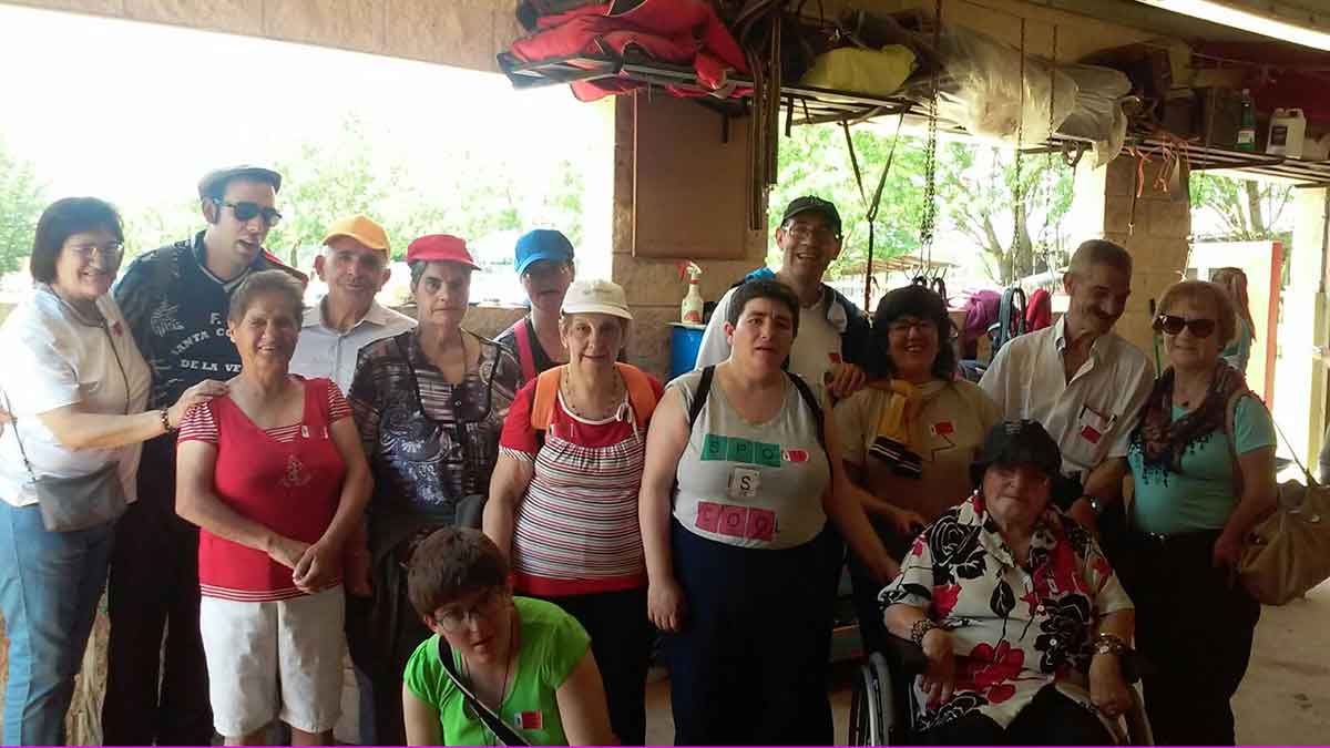 Fotografía de familia de los particpantes en los actos. | L.N.C.