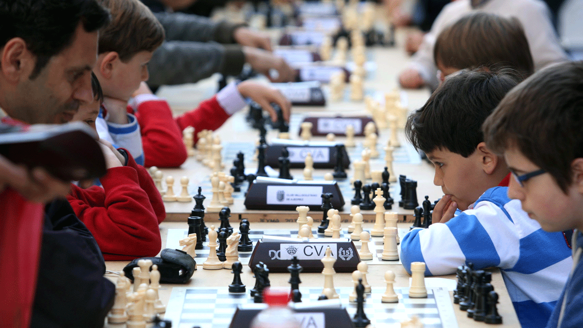 La concentración es una de las habilidades que potencia en los niños la práctica del ajedrez. | ICAL