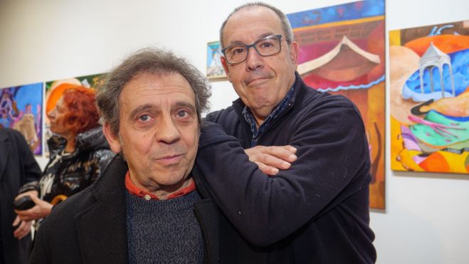 El artista junto al galerista, Pablo Martínez. | VICENTE GARCÍA El artista junto al galerista, Pablo Martínez. | VICENTE GARCÍA