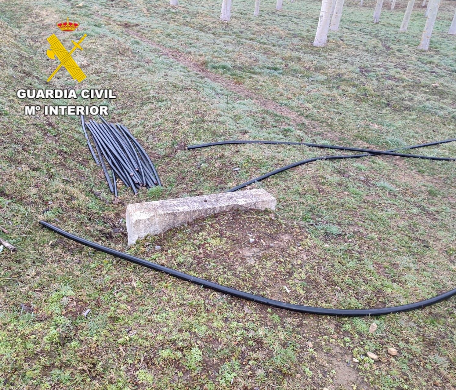 Parte del cable recuperado por la Guardia Civil. 