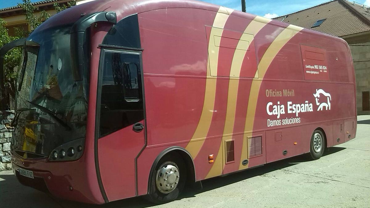 La oficina móvil de la entidad financiera. La oficina móvil de la entidad financiera.