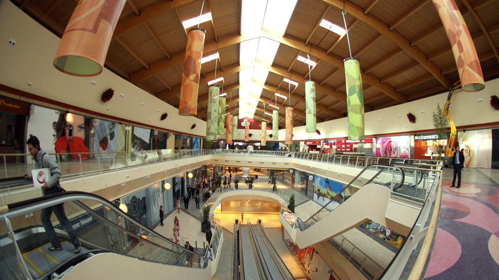 Centro comercial El Rosal, en Ponferrada. | CÉSAR SÁNCHEZ (ICAL)