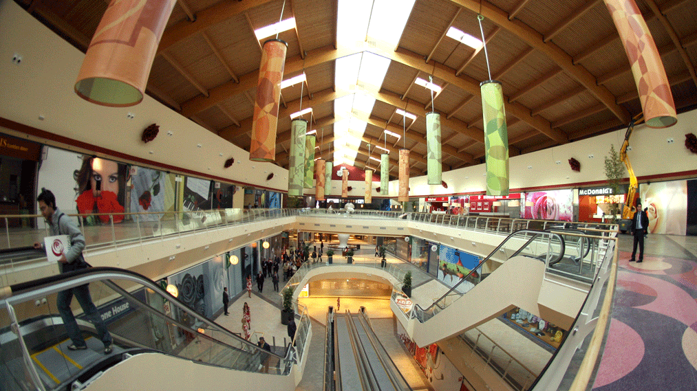 Centro comercial El Rosal, en Ponferrada. | CÉSAR SÁNCHEZ (ICAL) Centro comercial El Rosal, en Ponferrada. | CÉSAR SÁNCHEZ (ICAL)