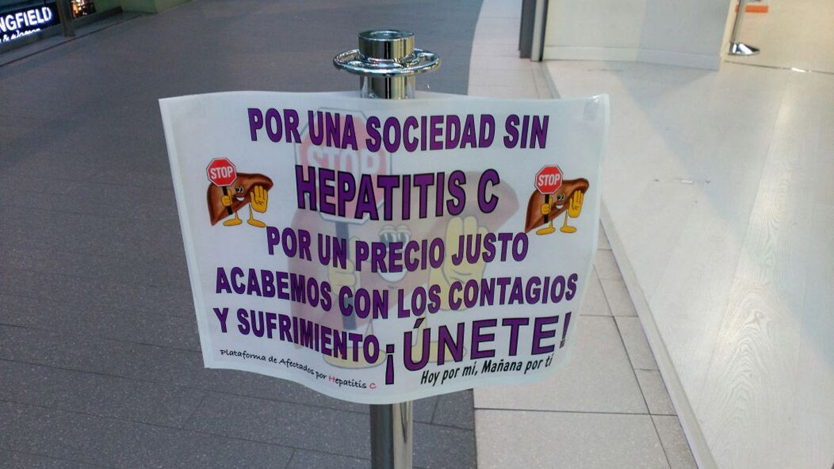 La Plataforma de Afectados por la Hepatitis C en León informa a enfermos y familiares sobre los tratamientos.