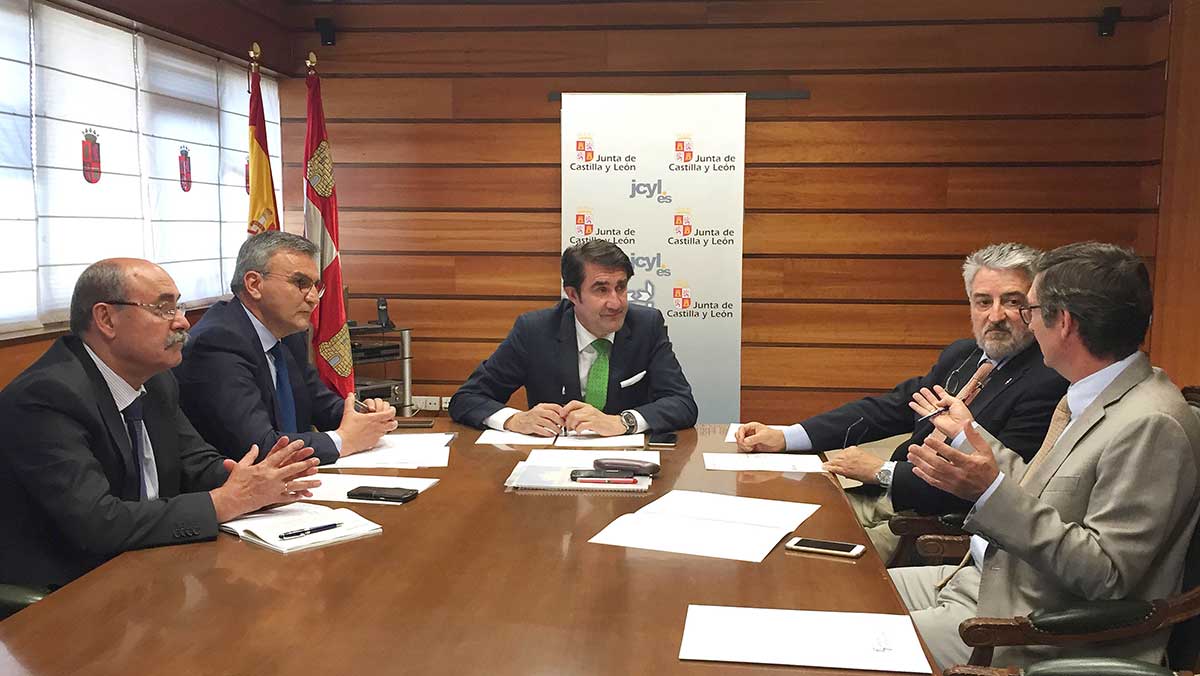 Imagen de la reunión entre la Consejería e Interior. | ICAL
