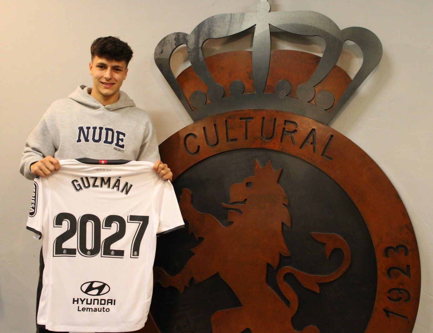 Guzmán renueva con la Cultural hasta 2027. CULTURAL