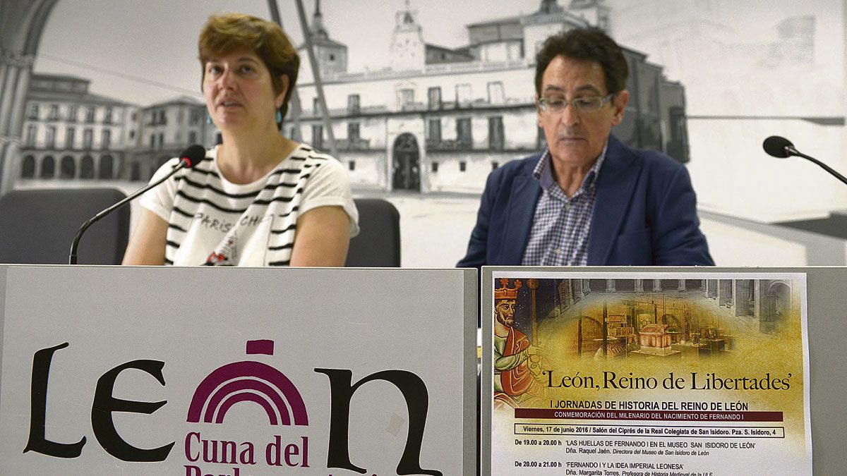 Margarita Torres y Hermenegildo López presentaron las jornadas. | MAURICIO PEÑA