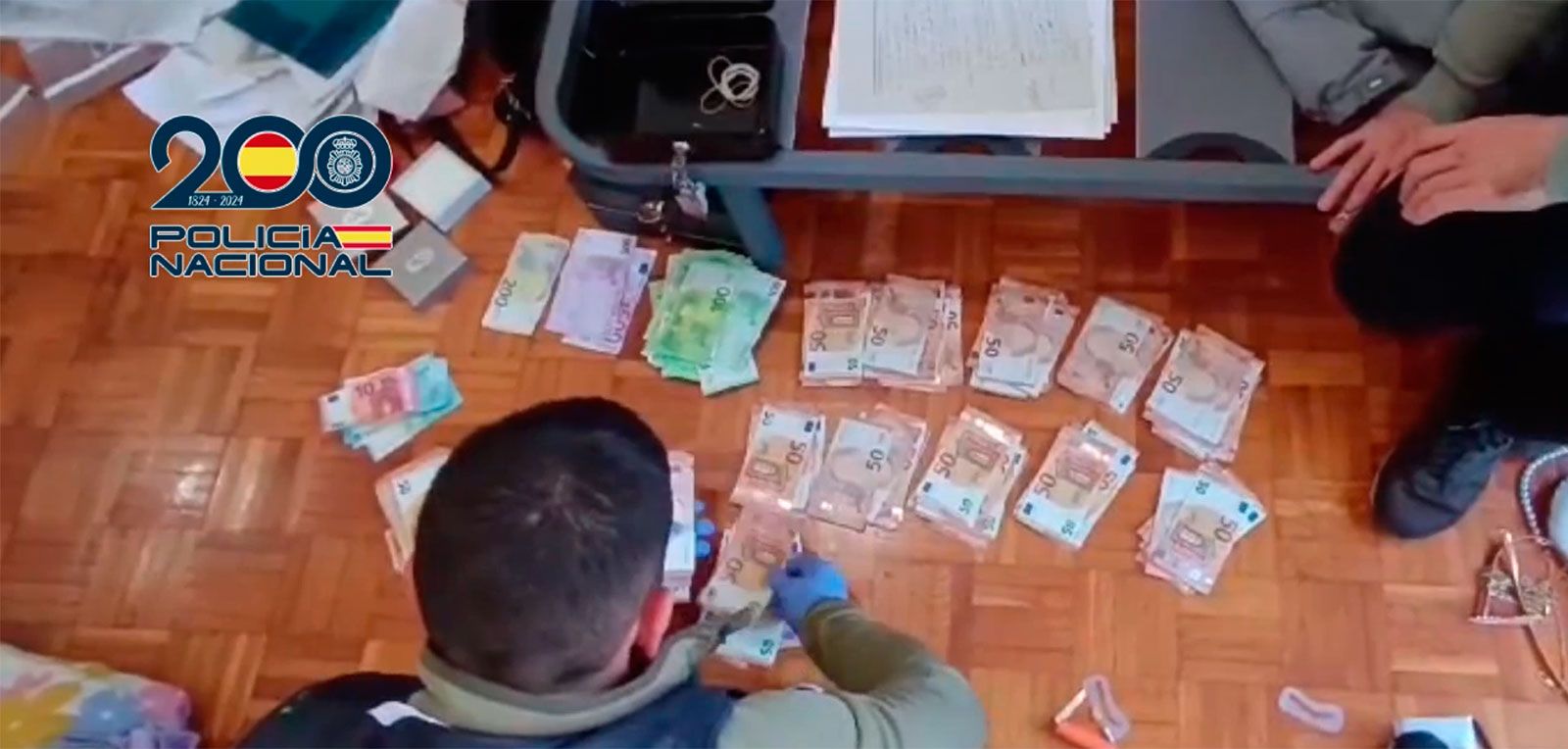 Un instante de la operación de la Policía Nacional