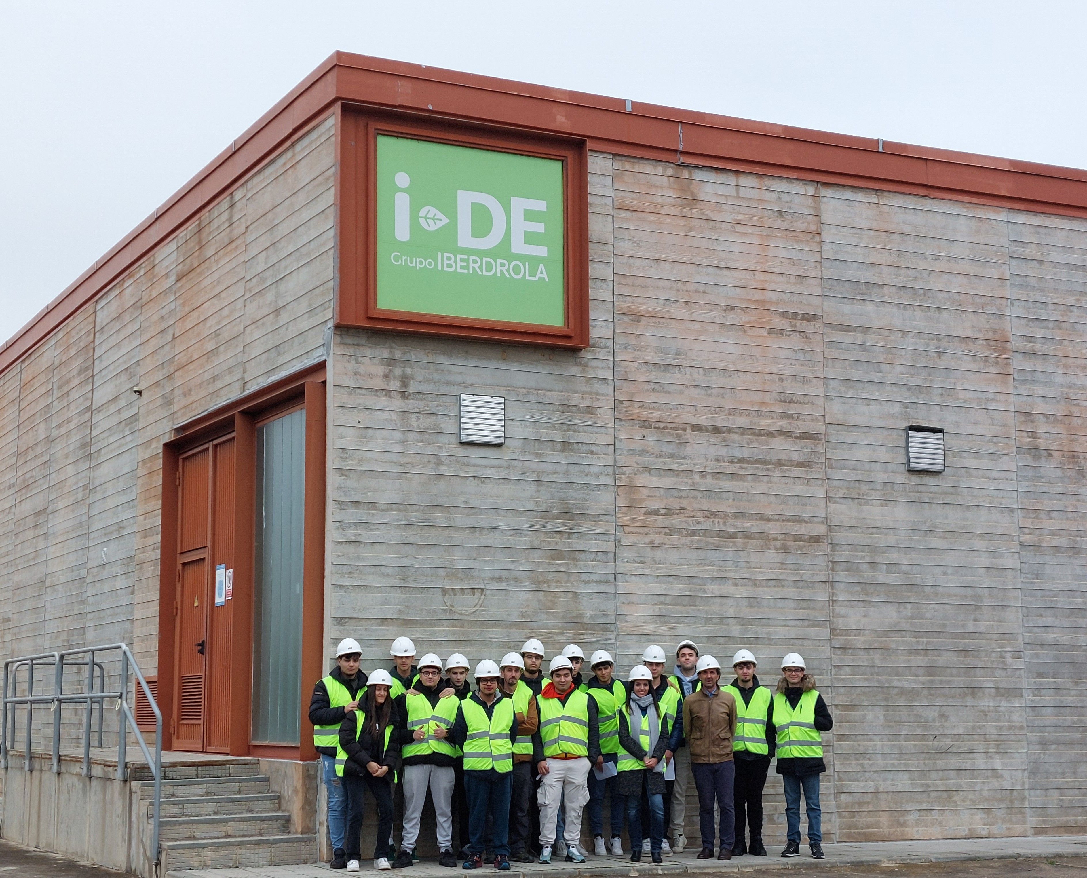 i DE acerca sus instalaciones leonesas a estudiantes