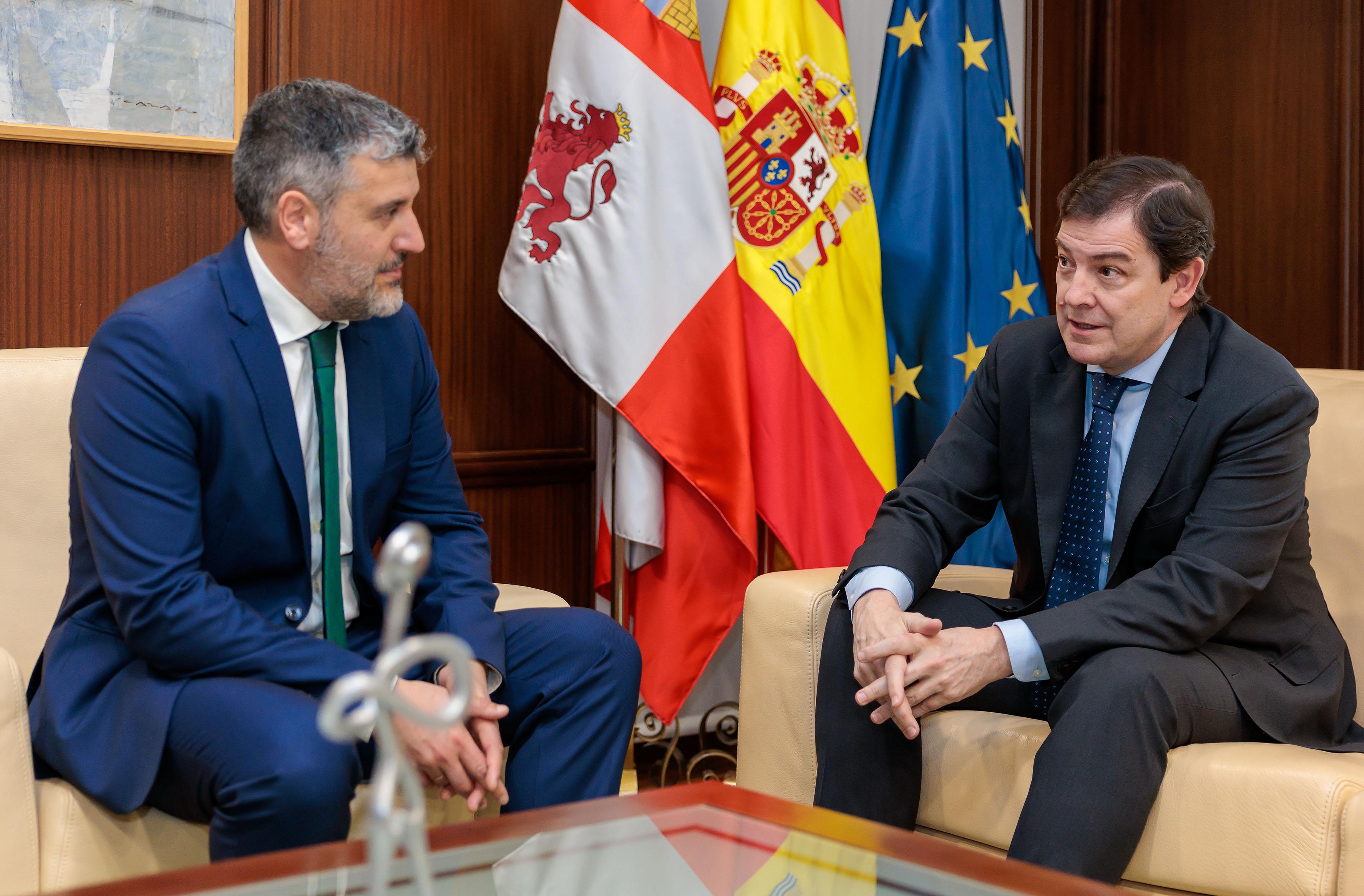 Un instante de la reunión entre Mañueco y Marcello. | JCYL