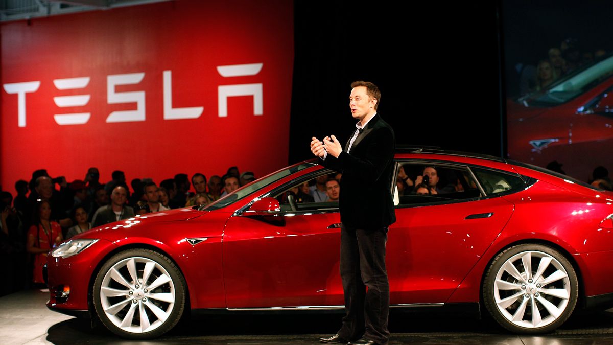 Presentación de uno de los coches de Tesla Motors, imagen de archivo. Presentación de uno de los coches de Tesla Motors, imagen de archivo.