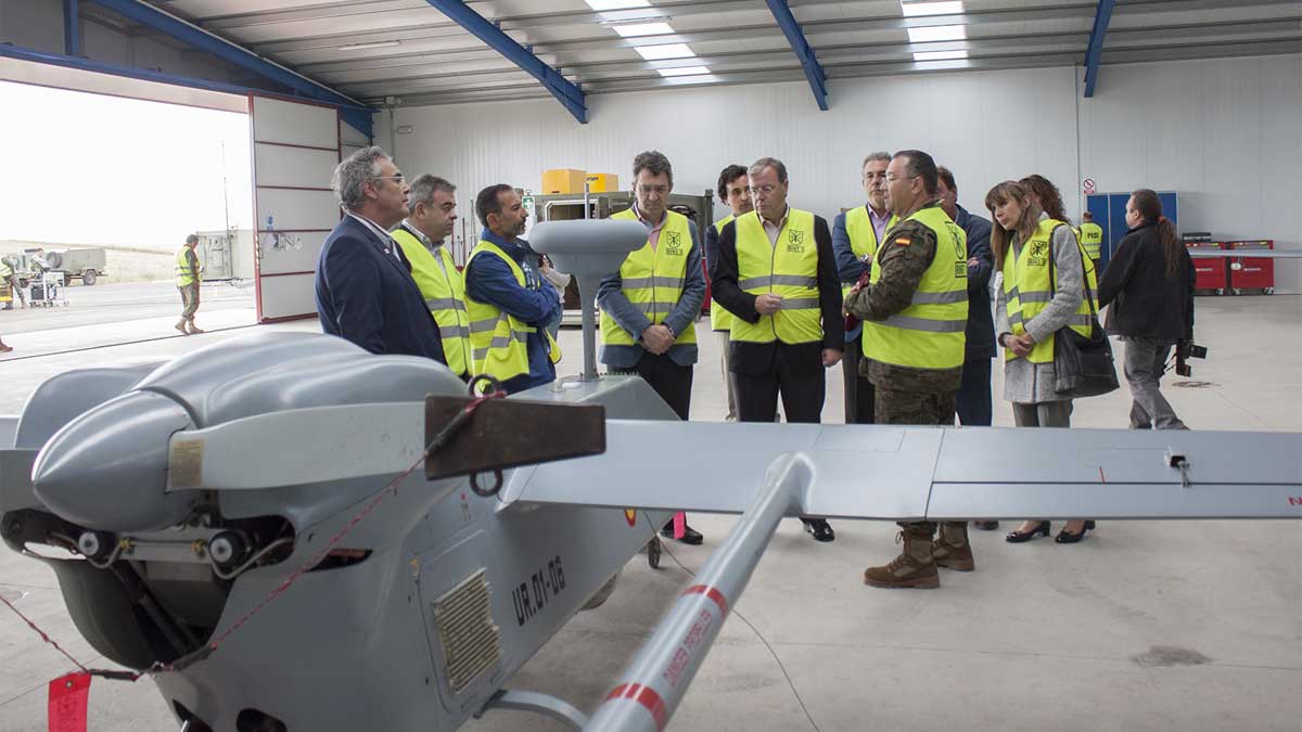 El alcalde de León, el presidente de la Diputación y la vicerrectora de la ULE visitaron las instalaciones. | T.G.