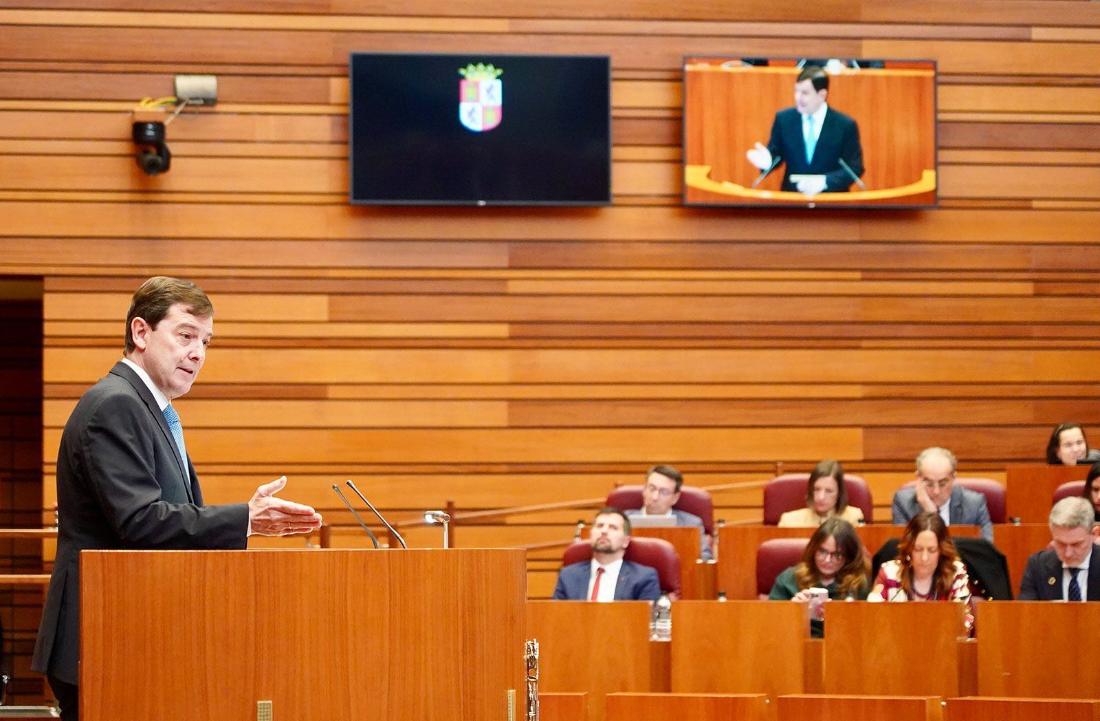 Mañueco, durante su comparecencia en las Cortes. | ICAL