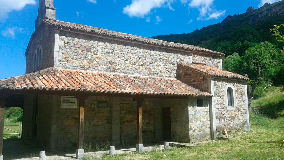 Imagen de la ermita de Nuestra Señora del Roblo. | L.N.C.
