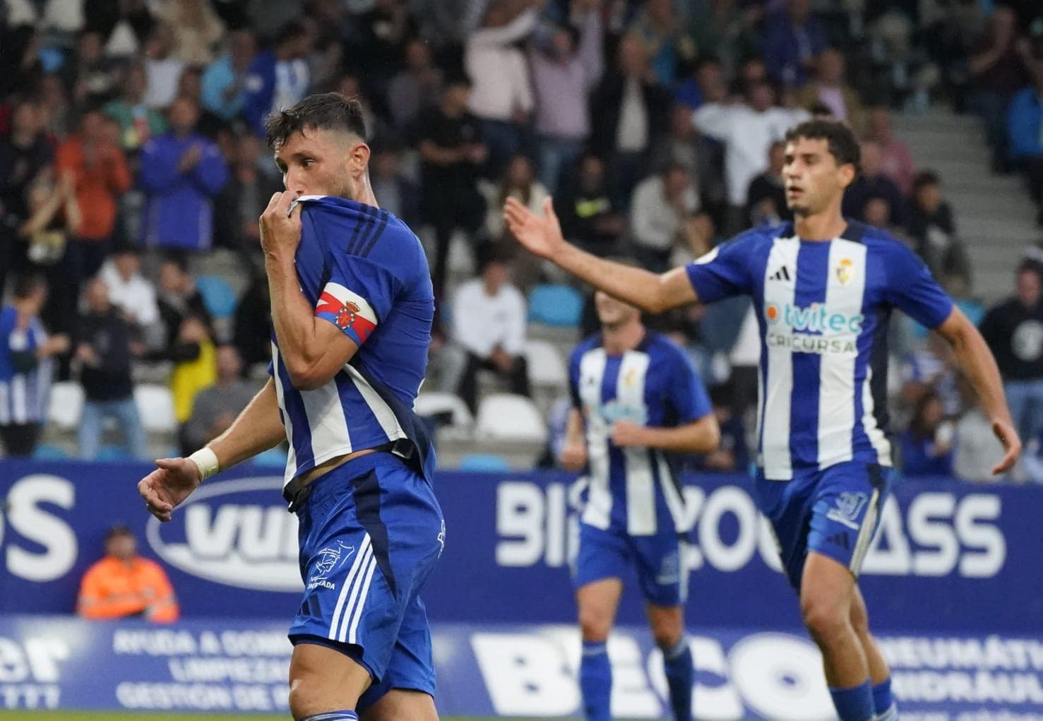 Borja Valle se motró dolido tras la goleada del Nástic. PONFERRADINA