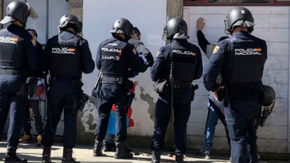 La Policía detiene a aficionados de la Ponferradina tras la pelea. | FEAR CREW