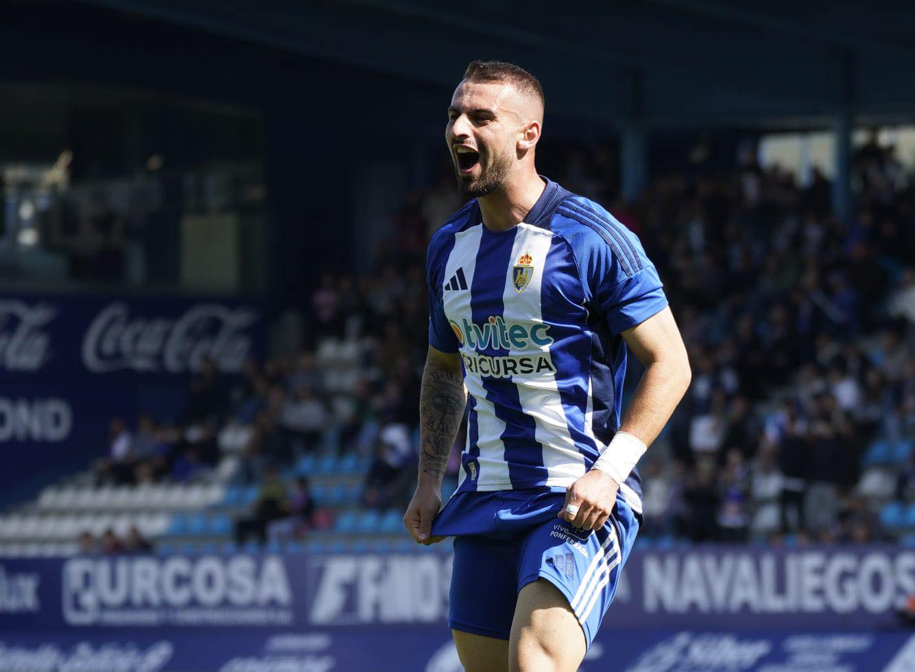 Cortés celebrando su gol contra el Real Unión el pasado domingo. PONFERRDINA