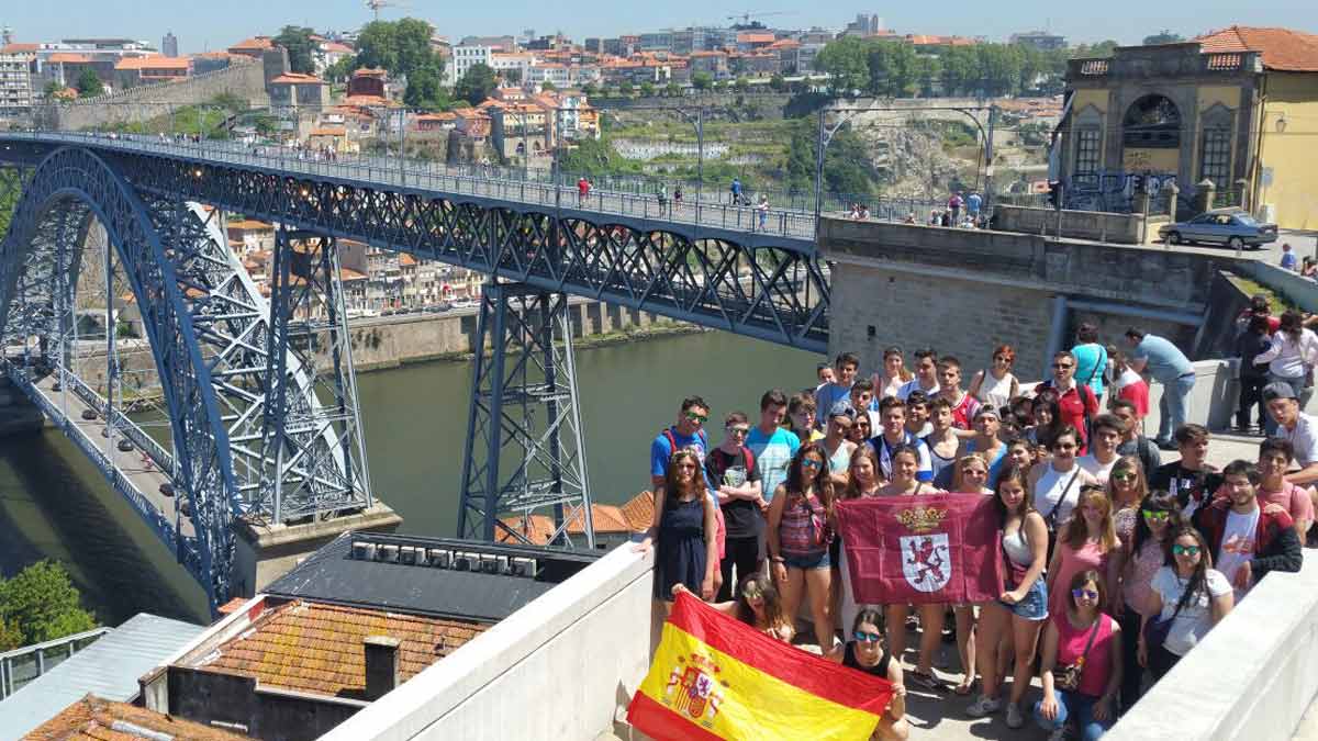 Una imagen de los estudiantes en Oporto, durante su viaje.