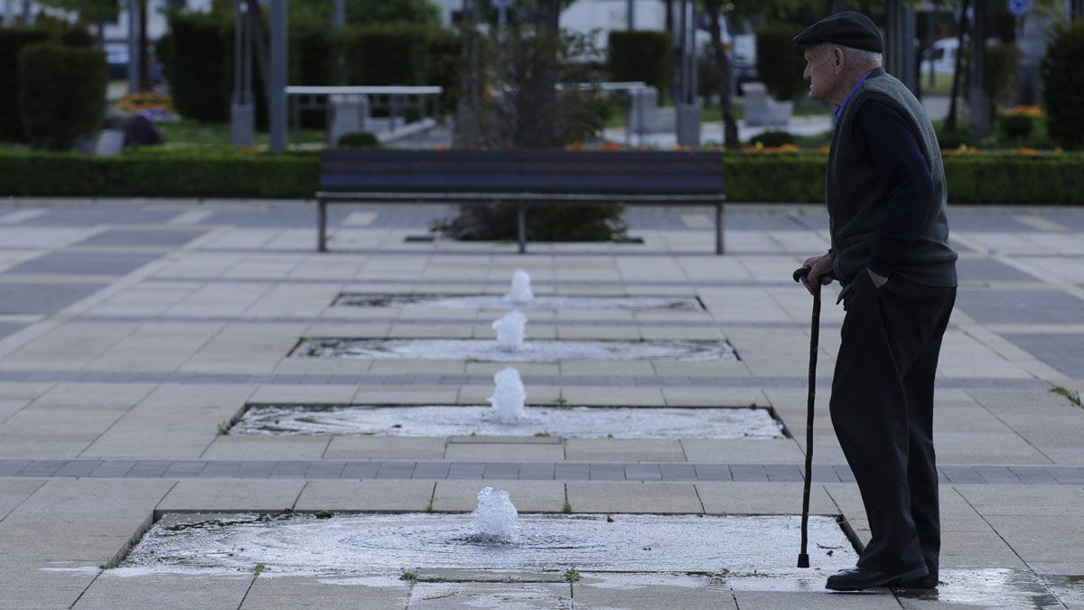 Más fallecimientos y menos nacimientos es la clave para entender cómo evoluciona la demografía en la provincia leonesa. | MAURICIO PEÑA