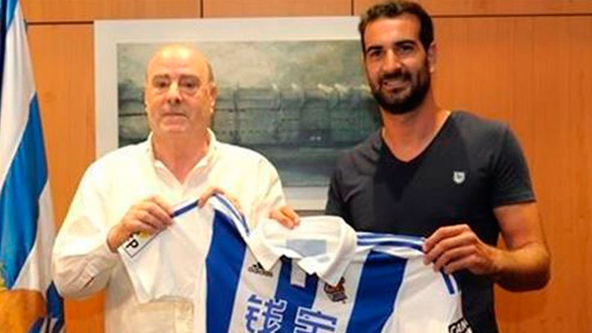 Toño, en su presentación con la Real Sociedad. | MARCA Toño, en su presentación con la Real Sociedad. | MARCA
