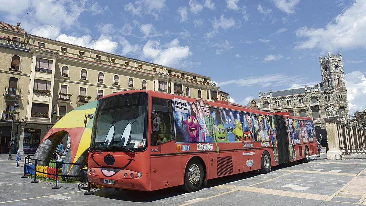 El ‘Joy Land Bus’ estará este sábado en la calle Padre Javier de Valladolid y el domingo en la explanada de la Junta. | MAURICIO PEÑA