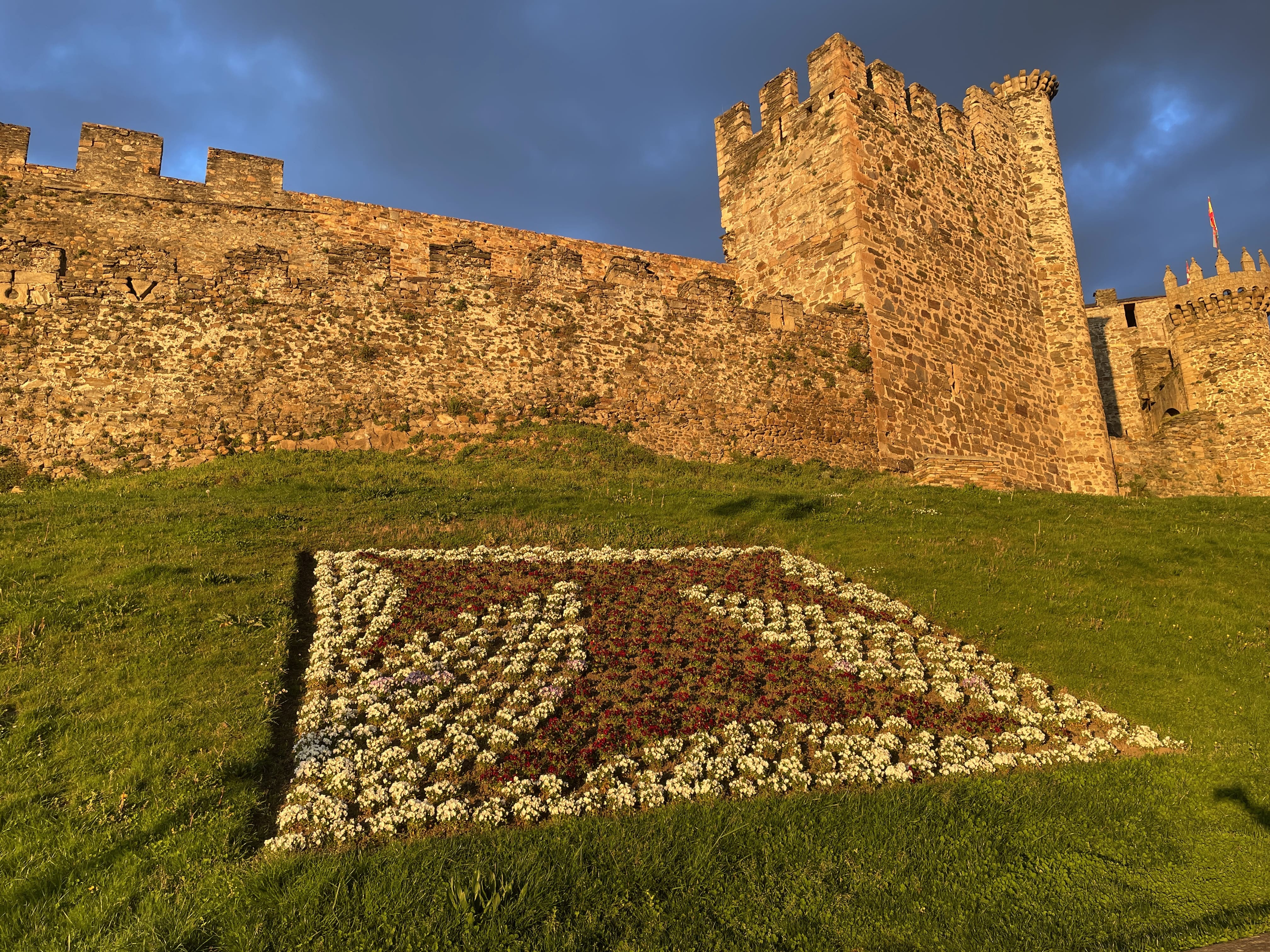 Castillo de los Templarios de Ponferrada. | JAVIER FERNÁNDEZ
