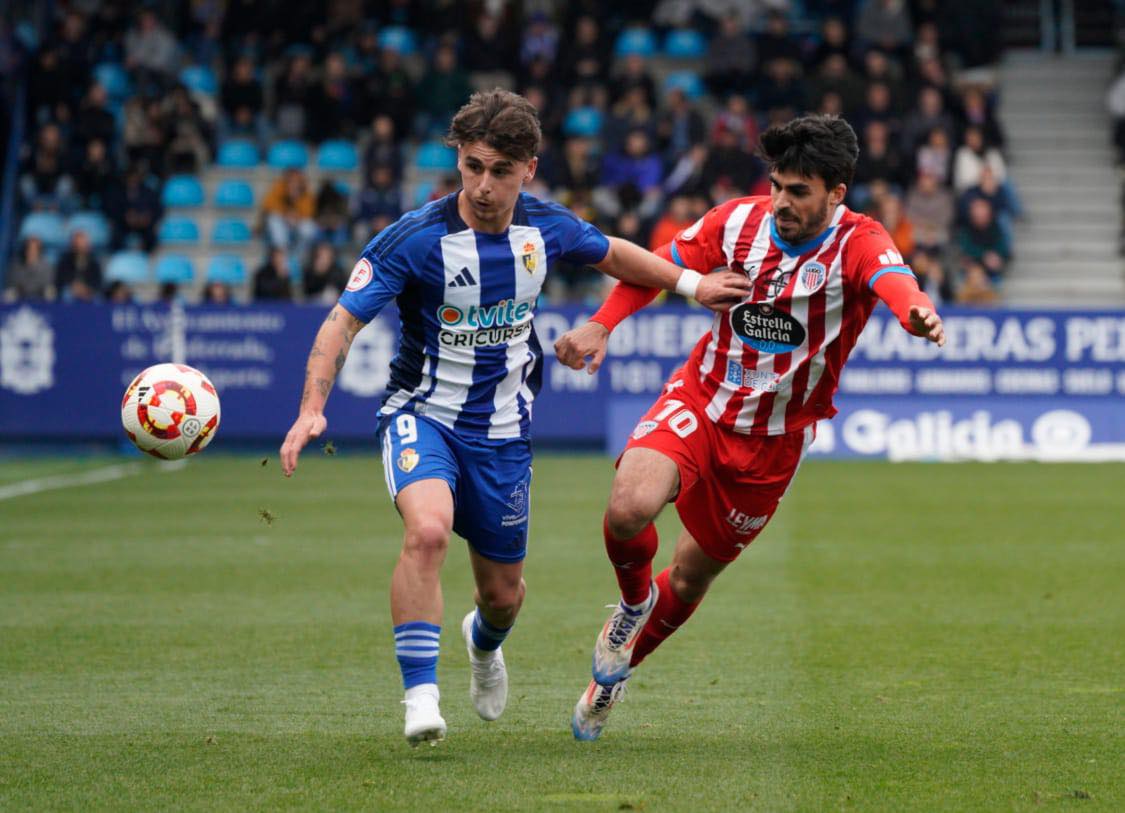Yeray durante el partido contra el Lugo en El Toralín. PONFERRADINA