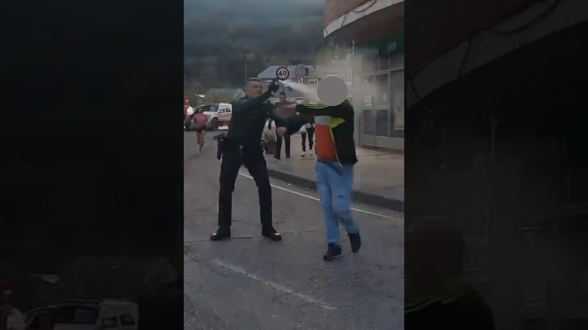 La Guardia Civil reduce a un hombre que pretendía atacar a su expareja con un cuchillo en Vega de Espinareda