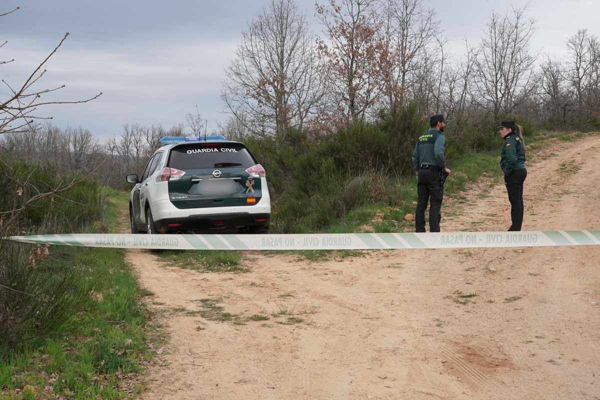 La Guardia Civil durante la búsqueda del cadáver. | CAMPILLO (ICAL)