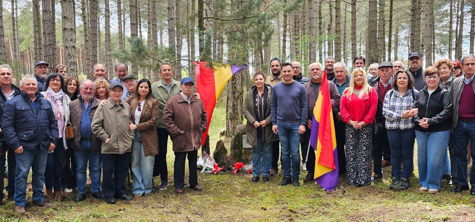 Homenaje del PSOE a los represaliados por el franquismo en La Robla. | L.N.C.