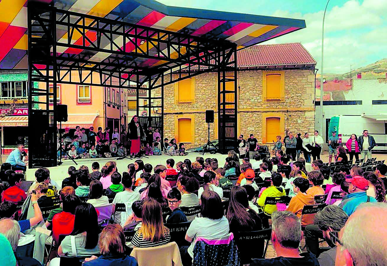 El evento se celebró en la plaza de la Constitución de La Robla.