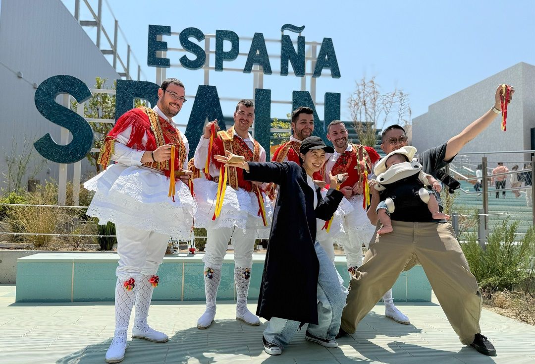 Los danzantes de Laguna de Negrillos en Osaka.