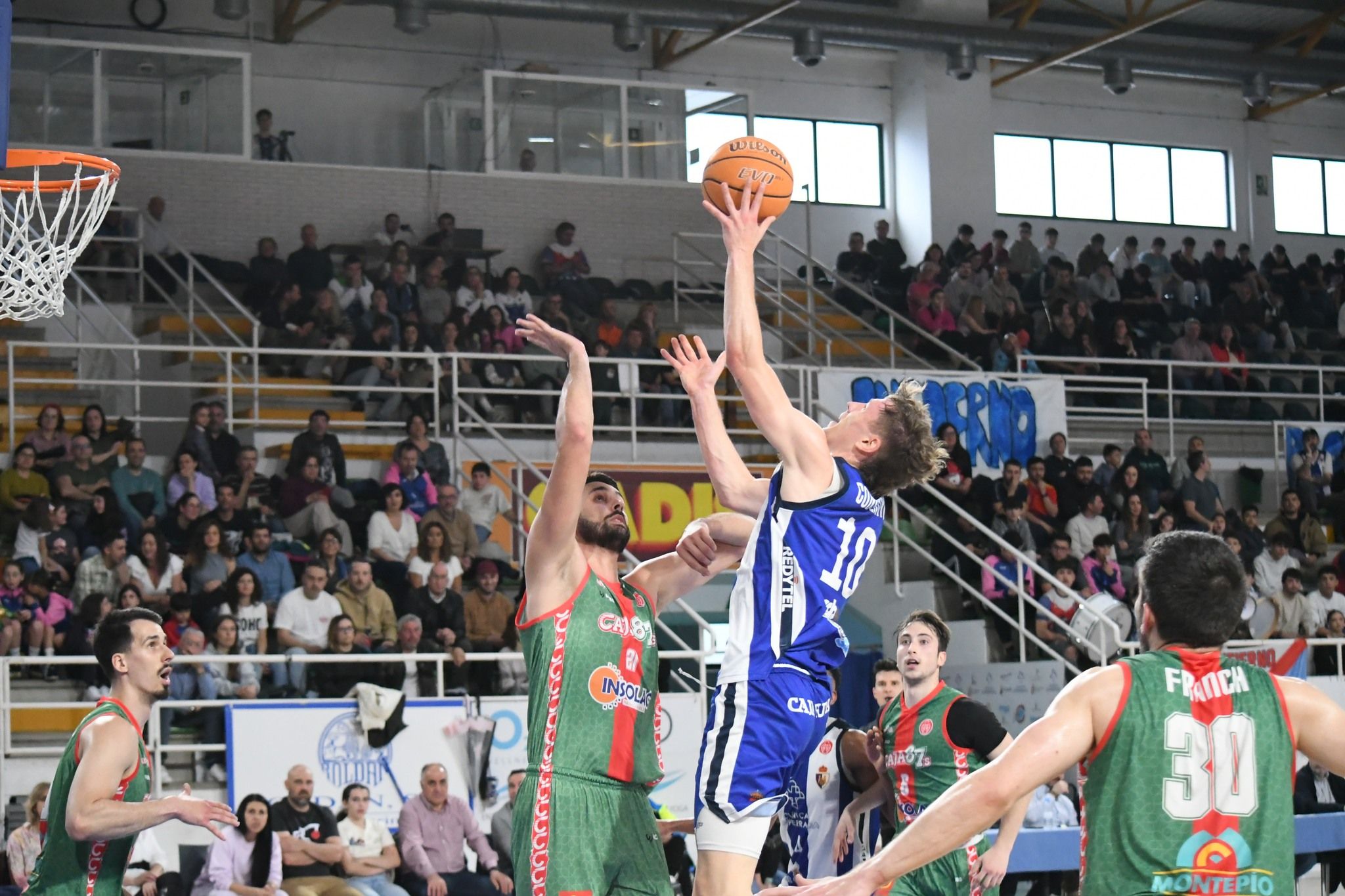 Chivi Merlo ya sabe lo que es remontar 16 puntos con el Clínica Ponferrada. REDBLANQUIAZUL