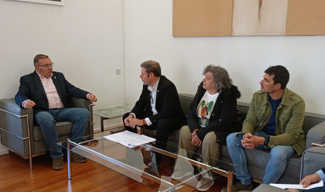 Reunión de la delegación berciana con el diputado de Infraestructuras. 