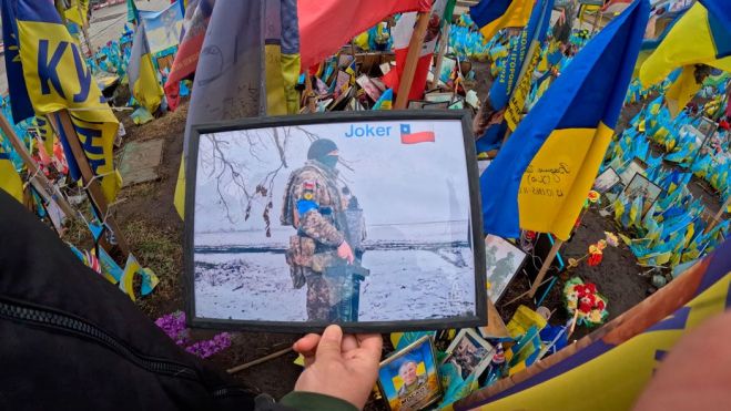 Una imagen de la plaza Maidan, que rememora a los caídos. | ELIO GARCÍA Una imagen de la plaza Maidan, que rememora a los caídos. | ELIO GARCÍA