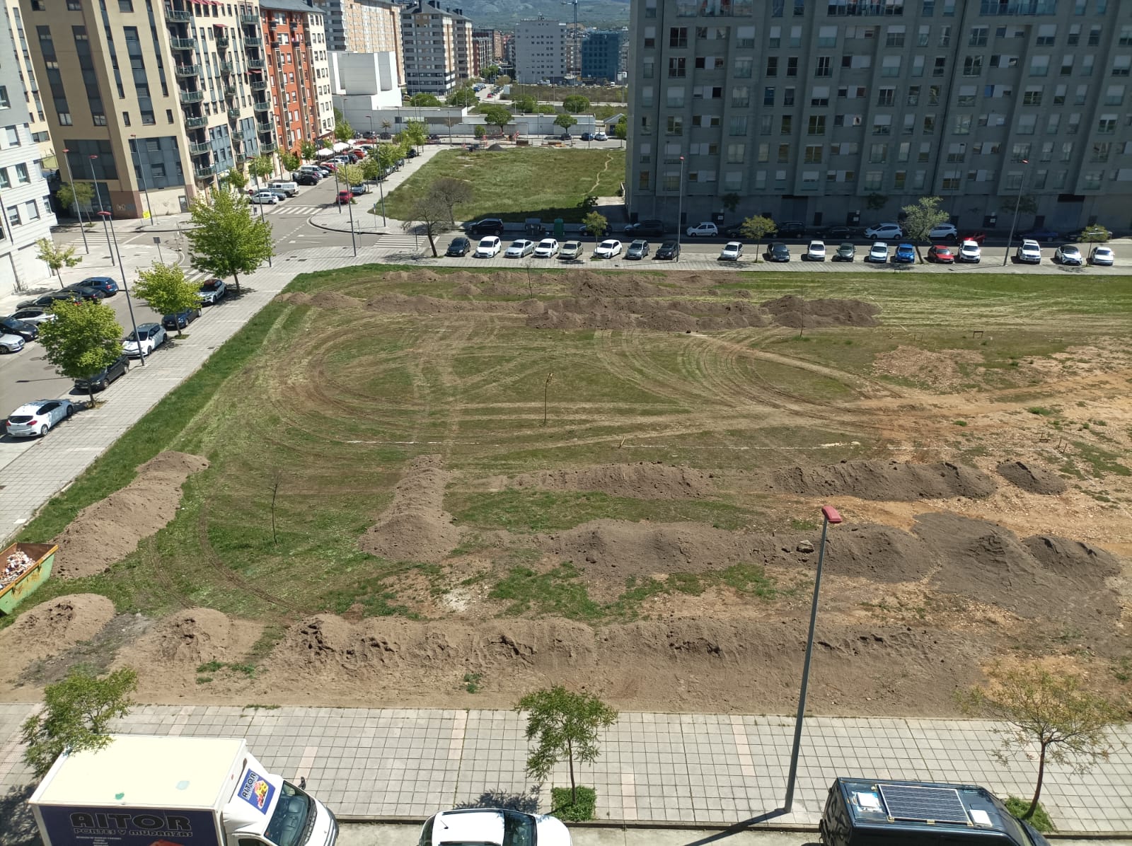 Parcela que se está acondicionando como zona verde.