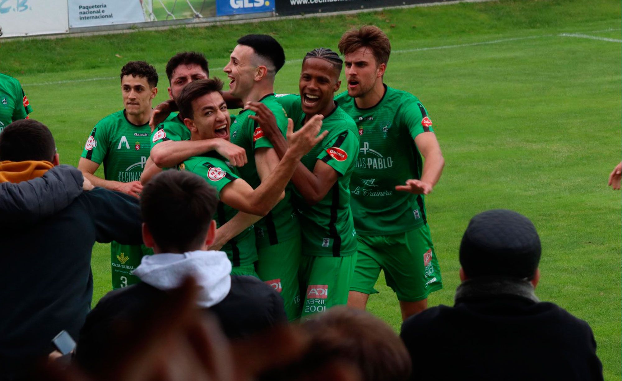 El Astorga festeja el gol que pueda valer un ascenso. | ATLETICOASTORGA