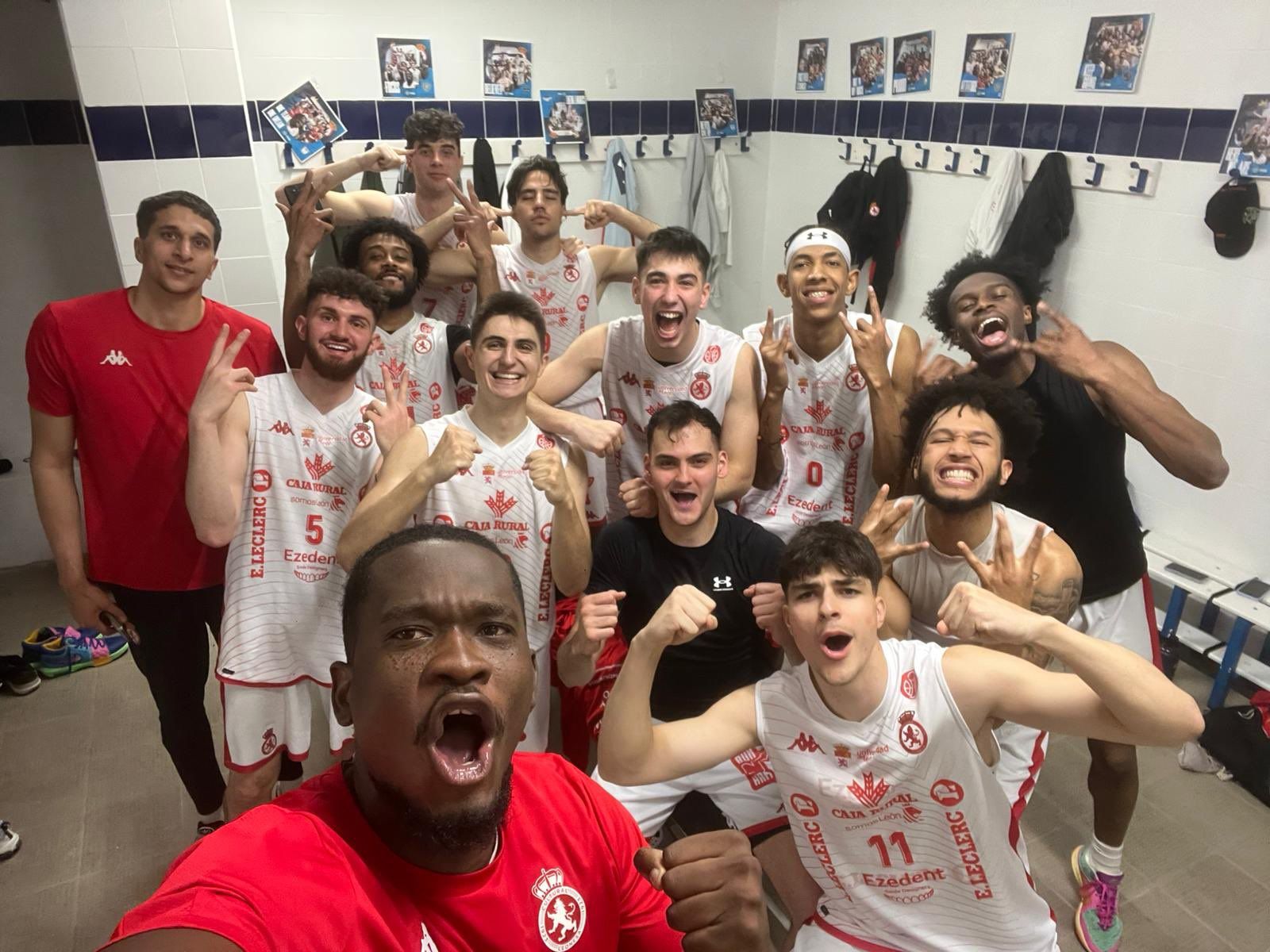 La Cultural festeja el pase ante Benicarló. | CULTUBALONCESTO