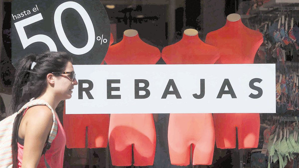 Las rebajas han llegado ya a algunos establecimientos. | ICAL